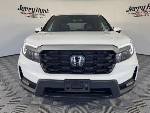 More photos of 2023 Honda Passport EX-L at Jerry Hunt Supercenter - Salisbury, NC