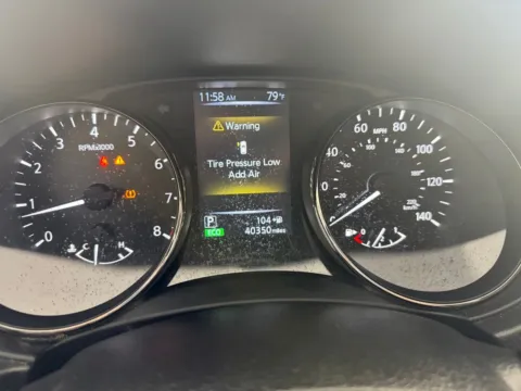 More photos of 2017 Nissan Rogue SL at Jerry Hunt Supercenter - Salisbury, NC