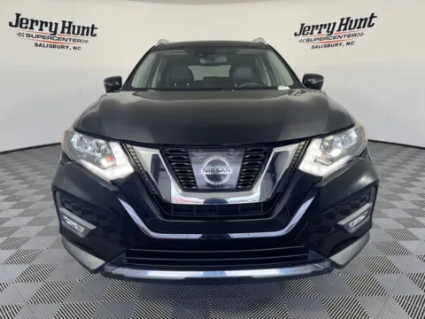 More photos of 2017 Nissan Rogue SL at Jerry Hunt Supercenter - Salisbury, NC