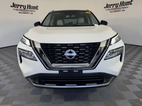 More photos of 2023 Nissan Rogue SL at Jerry Hunt Supercenter - Salisbury, NC