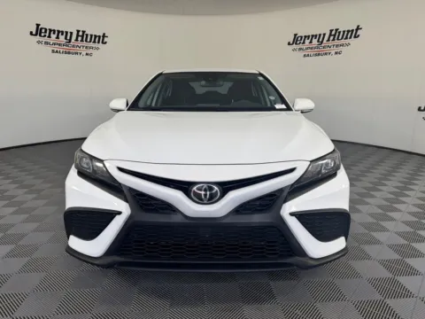 More photos of 2022 Toyota Camry SE at Jerry Hunt Supercenter - Salisbury, NC