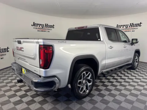More photos of 2022 GMC Sierra 1500 SLT at Jerry Hunt Supercenter - Salisbury, NC
