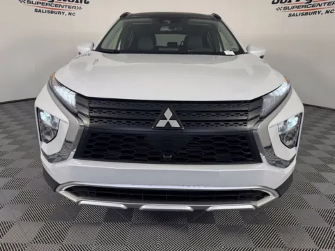 More photos of 2025 Mitsubishi Eclipse Cross SE at Jerry Hunt Supercenter - Salisbury, NC