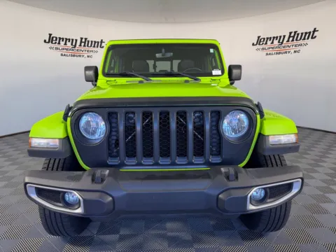 More photos of 2021 Jeep Gladiator Overland at Jerry Hunt Supercenter - Salisbury, NC