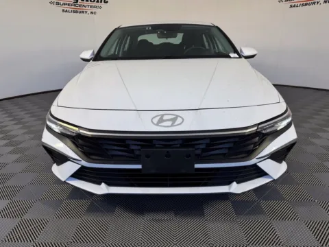 More photos of 2024 Hyundai Elantra SEL at Jerry Hunt Supercenter - Salisbury, NC