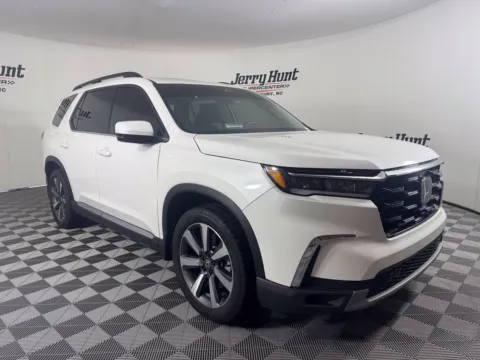 More photos of 2025 Honda Pilot Touring at Jerry Hunt Supercenter - Salisbury, NC