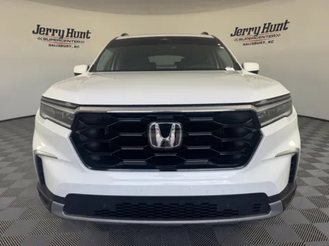 More photos of 2025 Honda Pilot Touring at Jerry Hunt Supercenter - Salisbury, NC