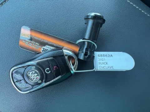 More photos of 2021 Buick Enclave Essence at Jerry Hunt Supercenter - Salisbury, NC