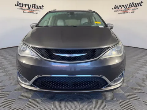 More photos of 2017 Chrysler Pacifica Limited at Jerry Hunt Supercenter - Salisbury, NC