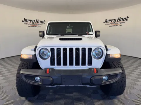 More photos of 2023 Jeep Gladiator Mojave at Jerry Hunt Supercenter - Salisbury, NC