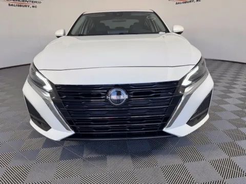 More photos of 2023 Nissan Altima 2.5 SL at Jerry Hunt Supercenter - Salisbury, NC
