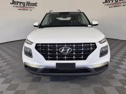 More photos of 2025 Hyundai Venue SEL at Jerry Hunt Supercenter - Salisbury, NC