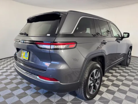 More photos of 2022 Jeep Grand Cherokee 4xe at Jerry Hunt Supercenter - Salisbury, NC