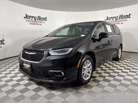Black 2024 Chrysler Pacifica Touring L for sale in Salisbury, NC