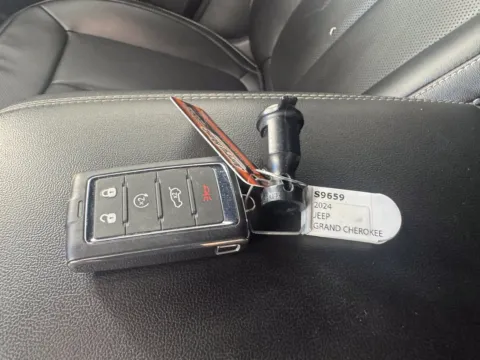 Another view of 2024 Jeep Grand Cherokee Limited for sale in Salisbury, NC at Jerry Hunt Supercenter - Salisbury