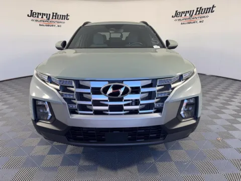 More photos of 2023 Hyundai Santa Cruz SEL Premium at Jerry Hunt Supercenter - Salisbury, NC