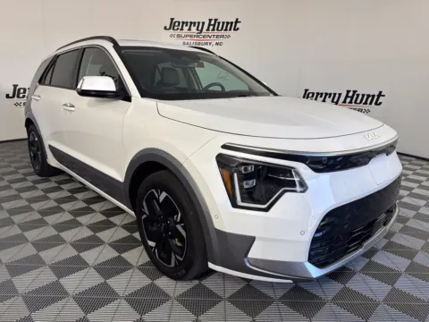 More photos of 2023 Kia Niro EV Wave at Jerry Hunt Supercenter - Salisbury, NC