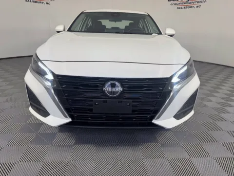 More photos of 2024 Nissan Altima 2.5 SL at Jerry Hunt Supercenter - Salisbury, NC