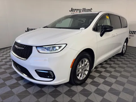 White 2024 Chrysler Pacifica Touring L for sale in Salisbury, NC