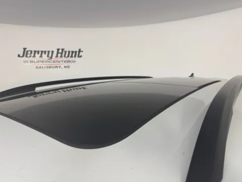 More photos of 2024 Volkswagen Atlas 2.0T SE w/Technology at Jerry Hunt Supercenter - Salisbury, NC