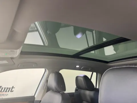 More photos of 2024 Volkswagen Atlas 2.0T SE w/Technology at Jerry Hunt Supercenter - Salisbury, NC