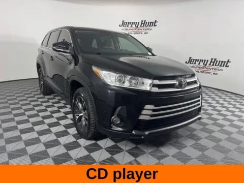 More photos of 2019 Toyota Highlander LE Plus at Jerry Hunt Supercenter - Salisbury, NC