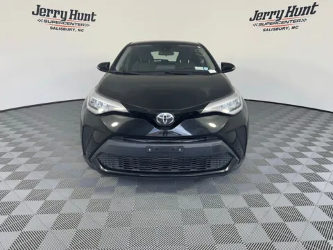 More photos of 2020 Toyota C-HR LE at Jerry Hunt Supercenter - Salisbury, NC