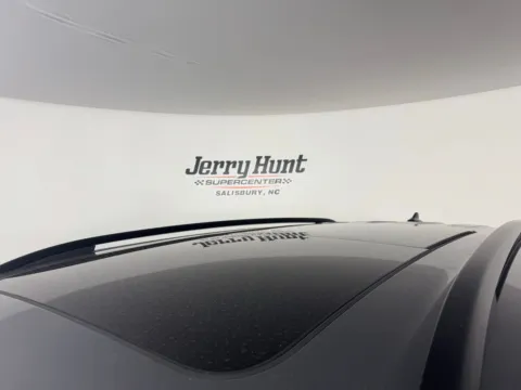 More photos of 2024 Volkswagen Atlas 2.0T SE w/Technology at Jerry Hunt Supercenter - Salisbury, NC