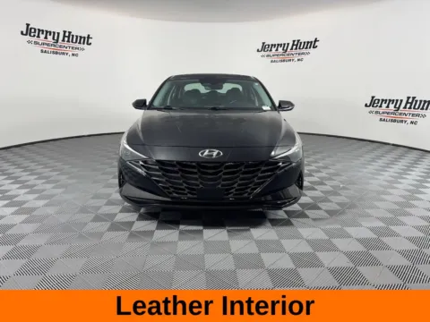 More photos of 2022 Hyundai Elantra Limited at Jerry Hunt Supercenter - Salisbury, NC