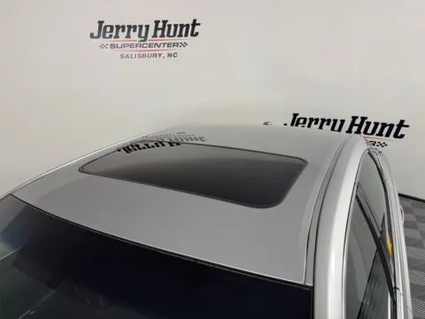 More photos of 2015 Toyota Avalon XLE Premium at Jerry Hunt Supercenter - Salisbury, NC