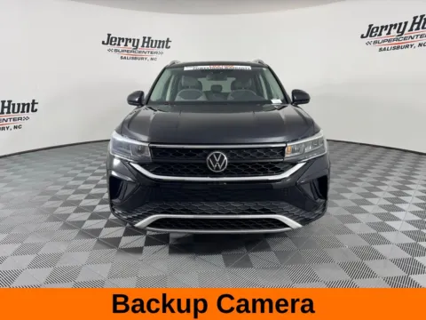 More photos of 2022 Volkswagen Taos 1.5T SE at Jerry Hunt Supercenter - Salisbury, NC
