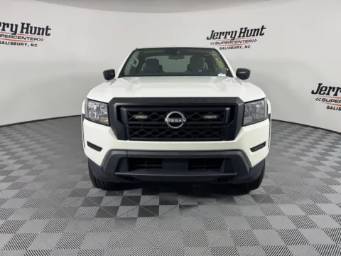 More photos of 2022 Nissan Frontier S at Jerry Hunt Supercenter - Salisbury, NC