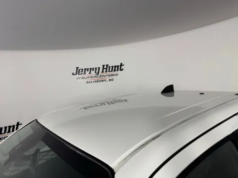 More photos of 2022 Nissan Frontier S at Jerry Hunt Supercenter - Salisbury, NC