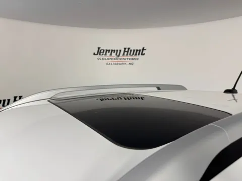 More photos of 2024 Hyundai Venue SEL at Jerry Hunt Supercenter - Salisbury, NC