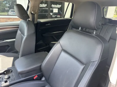 Photos of 2021 Volkswagen Atlas 3.6L V6 SE w/Technology for sale in Salisbury, NC at Jerry Hunt Supercenter - Salisbury