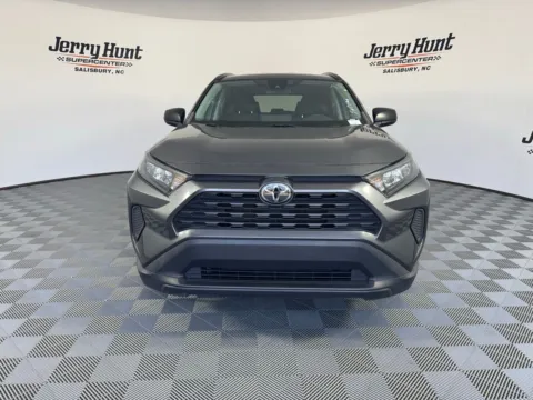 More photos of 2024 Toyota Highlander XLE at Jerry Hunt Supercenter - Salisbury, NC