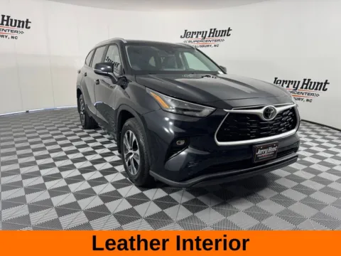 More photos of 2024 Toyota Highlander XLE at Jerry Hunt Supercenter - Salisbury, NC