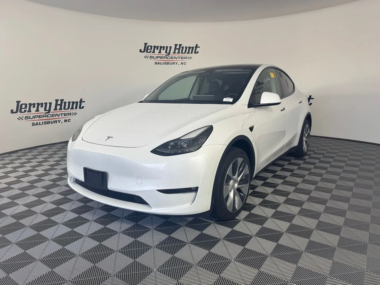 White 2023 Tesla Model Y Long Range for sale in Salisbury, NC
