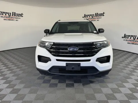 More photos of 2022 Ford Explorer XLT at Jerry Hunt Supercenter - Salisbury, NC