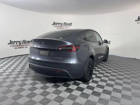 More photos of 2022 Tesla Model Y Long Range at Jerry Hunt Supercenter - Salisbury, NC