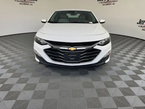 More photos of 2022 Chevrolet Malibu LT at Jerry Hunt Supercenter - Salisbury, NC