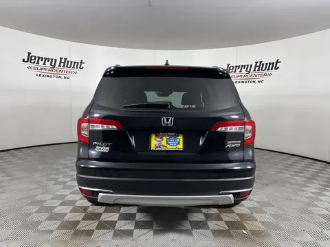 More photos of 2020 Honda Pilot Touring at Jerry Hunt Supercenter - Salisbury, NC