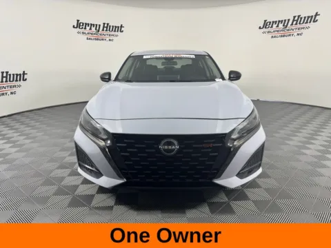 More photos of 2023 Nissan Altima 2.5 SR at Jerry Hunt Supercenter - Salisbury, NC