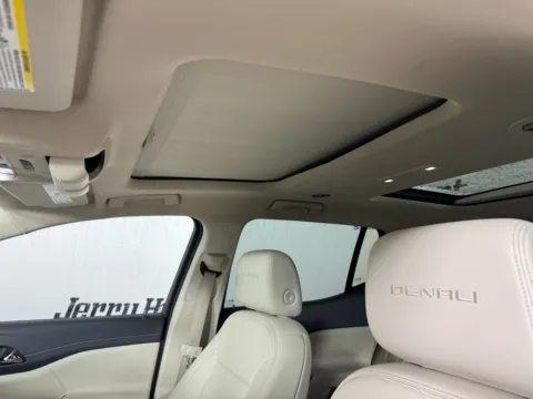 More photos of 2022 GMC Acadia Denali at Jerry Hunt Supercenter - Salisbury, NC