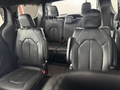 More photos of 2018 Chrysler Pacifica Touring L at Jerry Hunt Supercenter - Salisbury, NC