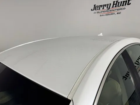More photos of 2017 Hyundai Azera at Jerry Hunt Supercenter - Salisbury, NC