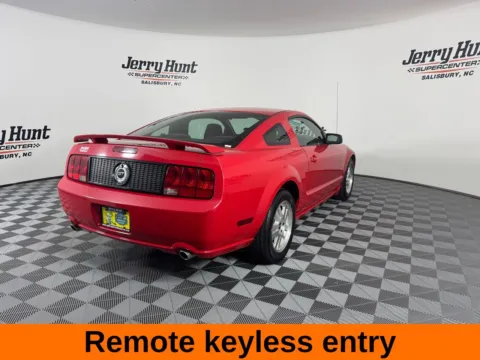 More photos of 2007 Ford Mustang GT Deluxe at Jerry Hunt Supercenter - Salisbury, NC