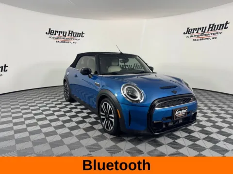 More photos of 2022 MINI Cooper S Signature at Jerry Hunt Supercenter - Salisbury, NC
