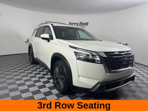 More photos of 2024 Nissan Pathfinder SL at Jerry Hunt Supercenter - Salisbury, NC