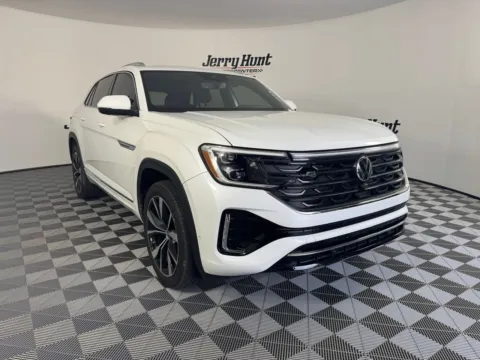 More photos of 2025 Volkswagen Atlas Cross Sport 2.0T SEL Premium R-Line at Jerry Hunt Supercenter - Salisbury, NC